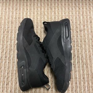Black Champion Gym shoes Size 7.5